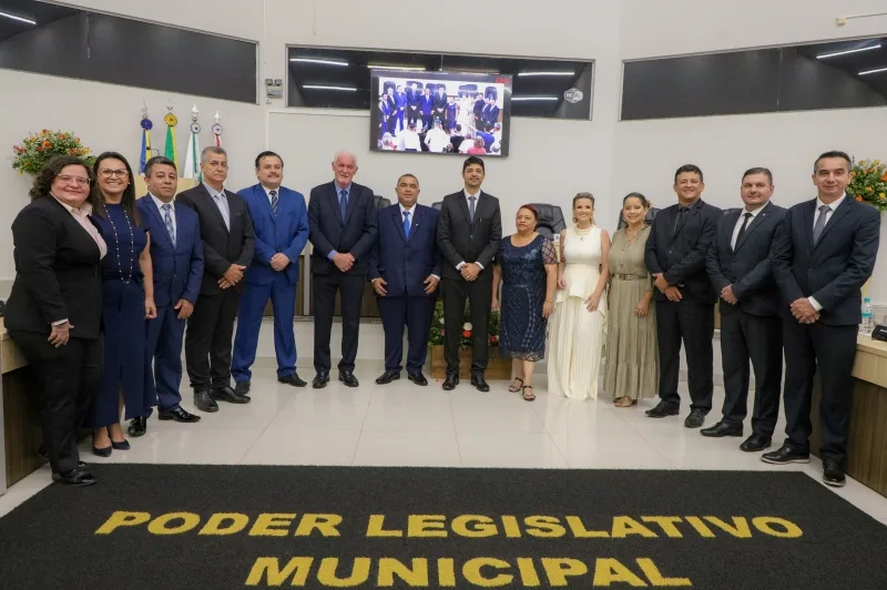 Prefeito Gile, vice Ferroquina e vereadores são empossados em Guaíra