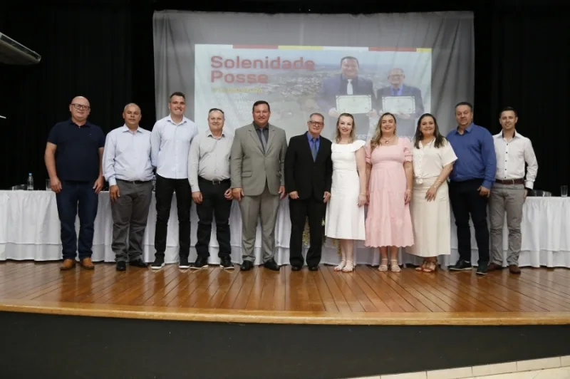 Prefeito de Mercedes nomeia novos secretários para o segundo mandato