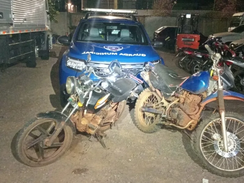 GM apreende duas motos paraguaias e detém condutor embriagado, em Guaíra