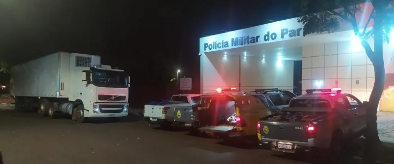 PM apreende 1610 kg de maconha em fundo falso de carreta, em Toledo