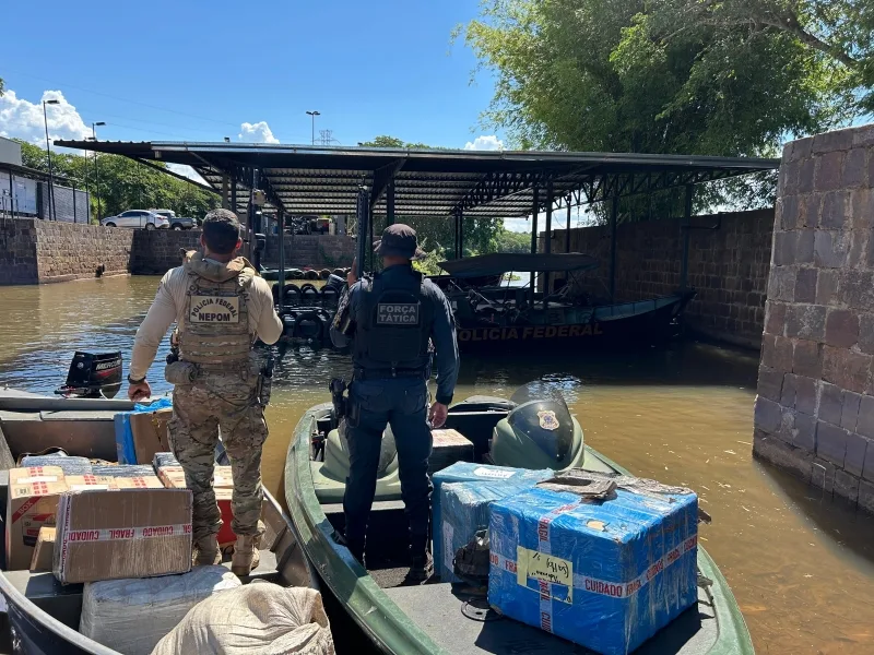 Embarcação com carga de contrabando avaliada em R$ 1,5 milhão é apreendida em Guaíra