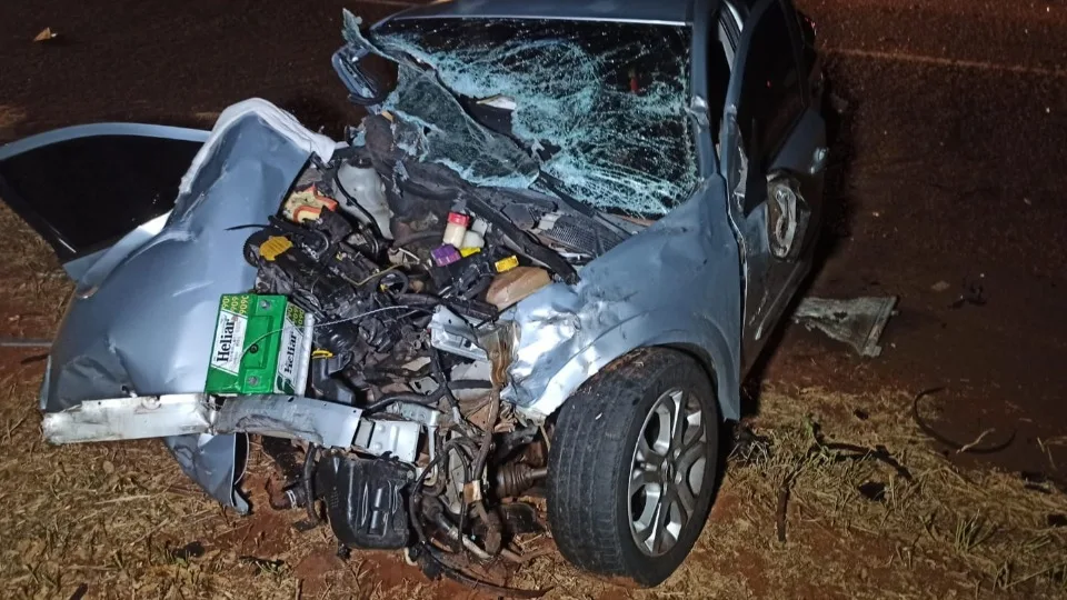 Acidente grave deixa dois homens presos às ferragens na PR-585 em Toledo