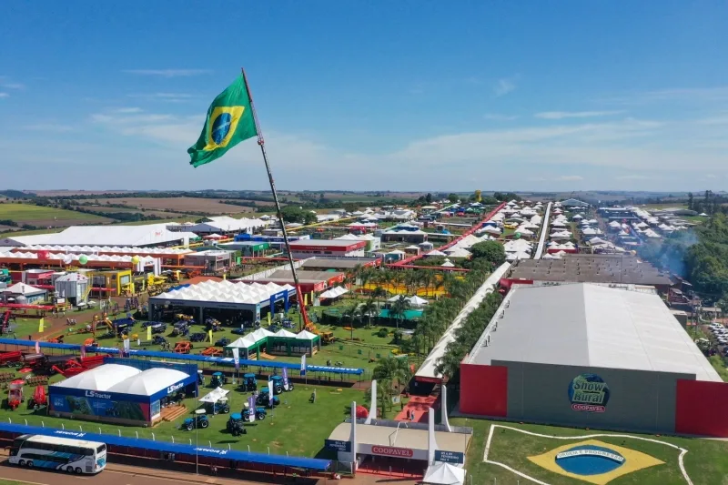 Mercedes oferece transporte gratuito para o Show Rural Coopavel