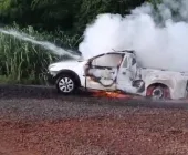Homem é morto a tiros em Pato Bragado e carro usado no crime é incendiado