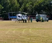 Mulher é transferida de helicóptero após ser puxada por cardan de trator, em Mercedes