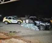 Após intensa perseguição por ruas de Mercedes e acidente, PM apreende Hilux lotada de drogas