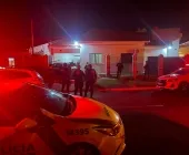 Carro invade pátio de residência ao tentar fugir da Polícia em Guaíra