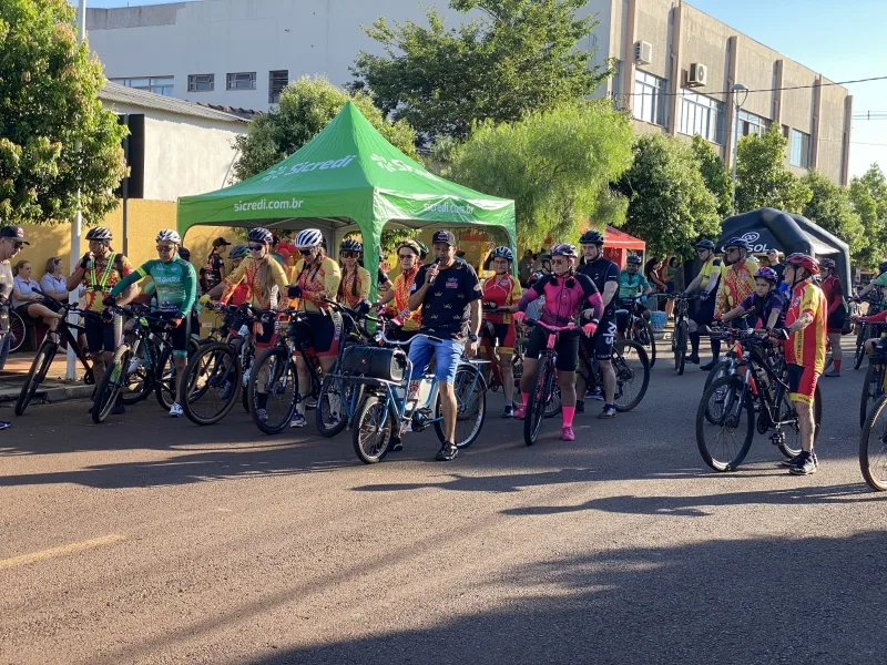 5º Café com Pedal do Rainha Supermercado reúne quase 250 ciclistas em Mercedes