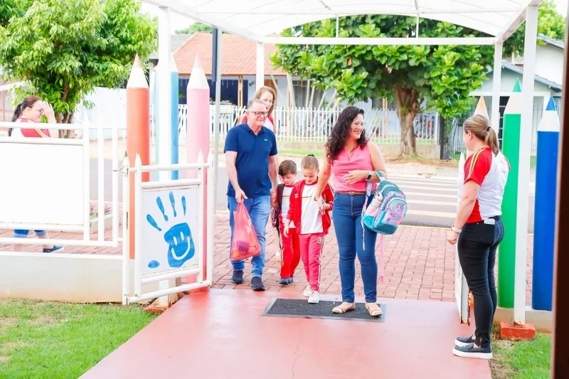 Volta às aulas em Mercedes: investimentos na educação marcam o início do Ano Letivo de 2025