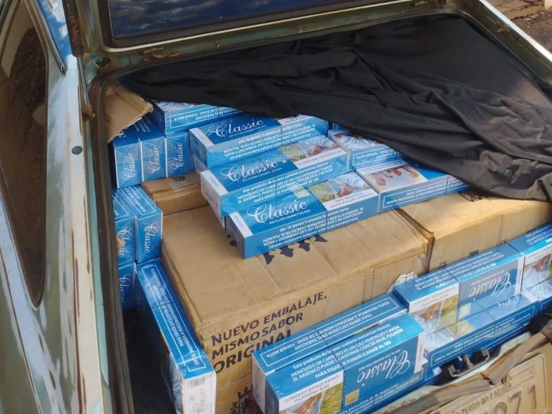PM de Guaíra prende dois homens com carro carregado de cigarros