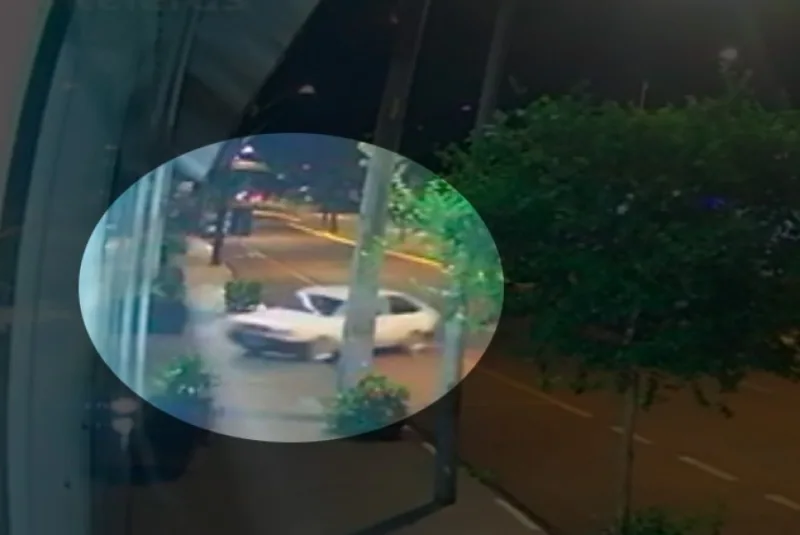 Bandidos usam carro para invadir concessionária em Toledo; veja o vídeo