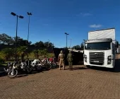 Polícia apreende caminhão, várias motos e barco com cigarros em Porto Mendes