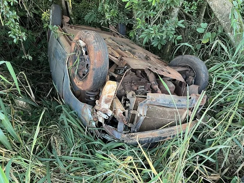 Veículo capota por várias vezes na PR 491 entre Nova Santa Rosa e Maripá