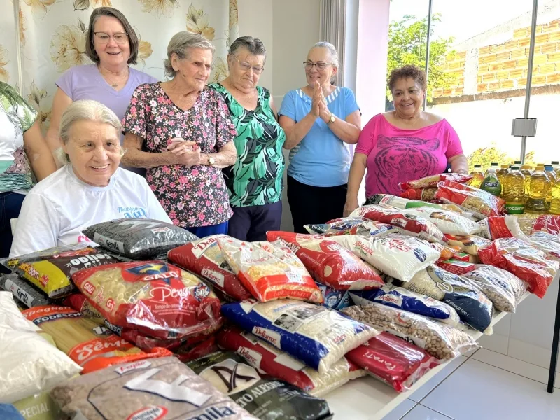 Mais de 800 donativos arrecadados no Show do Badin são entregues ao Hospital do Câncer e Centro-Dia do Idoso