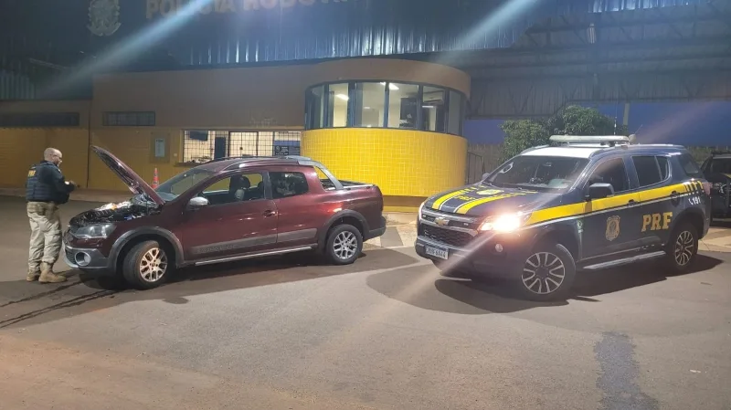 Dupla é presa em Guaíra com carro adulterado e com restrição no Ceará