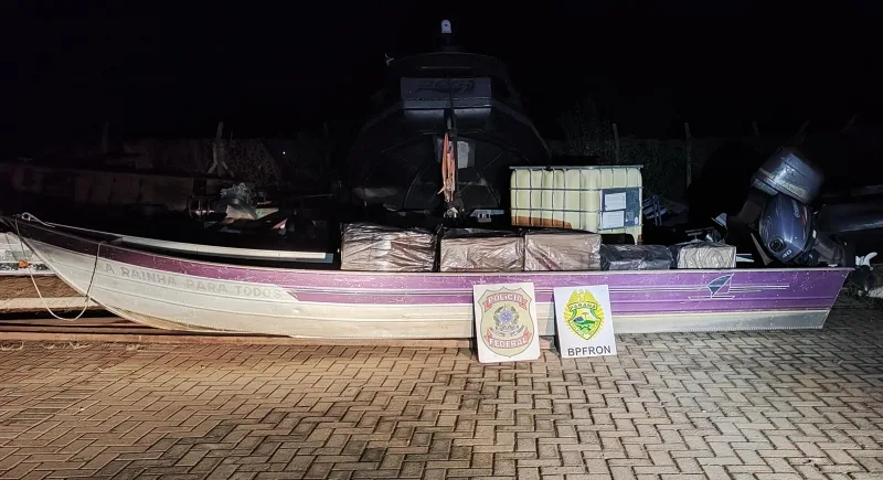 Barco carregado com cigarros é apreendido em Mercedes