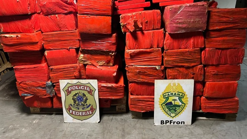 Quase duas toneladas de maconha são apreendidas em depósitos clandestinos em Marechal Rondon