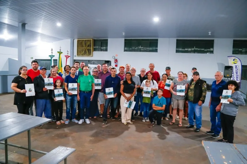 16 famílias do Arroio Guaçu conquistam escritura de seus imóveis