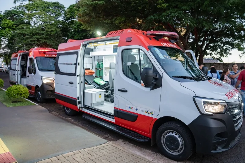 Guaíra recebe novas ambulâncias do SAMU, ônibus escolar e autorização de construção de novo CMEI