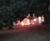 Casa é destruída por incêndio em Palotina