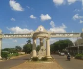 Quadrilha fortemente armada aterroriza família em Francisco Alves e rouba dois veículos