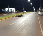 Vídeo: motociclista é lançado após colidir com rotatória em Marechal Rondon