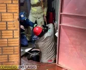 Mulher cai em fossa de aproximadamente 10 metros dentro de casa em Santa Helena