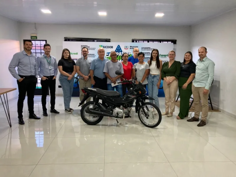 ACIAG entrega moto 0km e outros prêmios aos sorteados do Dia das Mães, em Guaíra