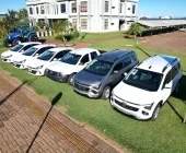 Mercedes entrega novos veículos e fará leilão para a venda da frota antiga