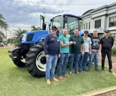 Mercedes repassa trator novo para comunidades de Sanga Forquilha, Novo Rio do Sul e São Luiz