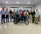 ACIAG entrega moto 0km e outros prêmios aos sorteados do Dia das Mães, em Guaíra
