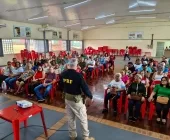 PRF realiza palestra para idosos sobre segurança no trânsito em Toledo