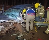 Colisão frontal deixa carros destruídos quatro feridos na PR-317 em Toledo