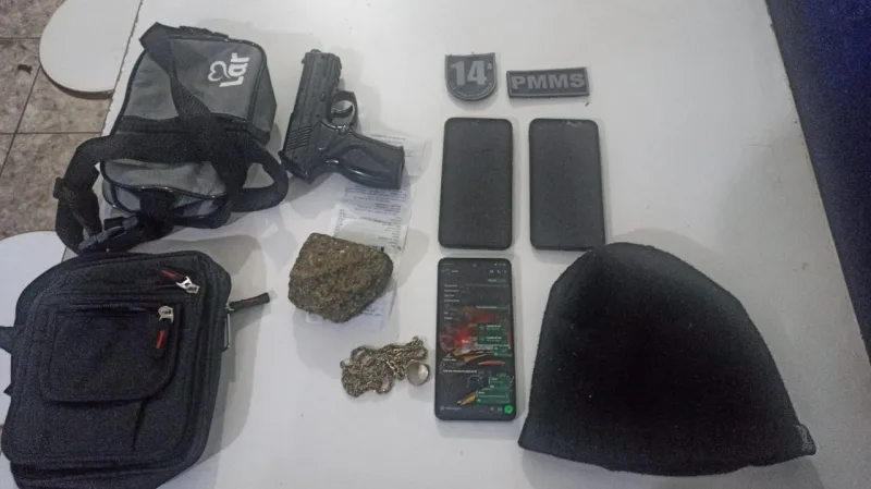 PM de Mundo Novo prende dupla que invadiu casa, tomou banho, cozinhou e furtou moto em Guaíra