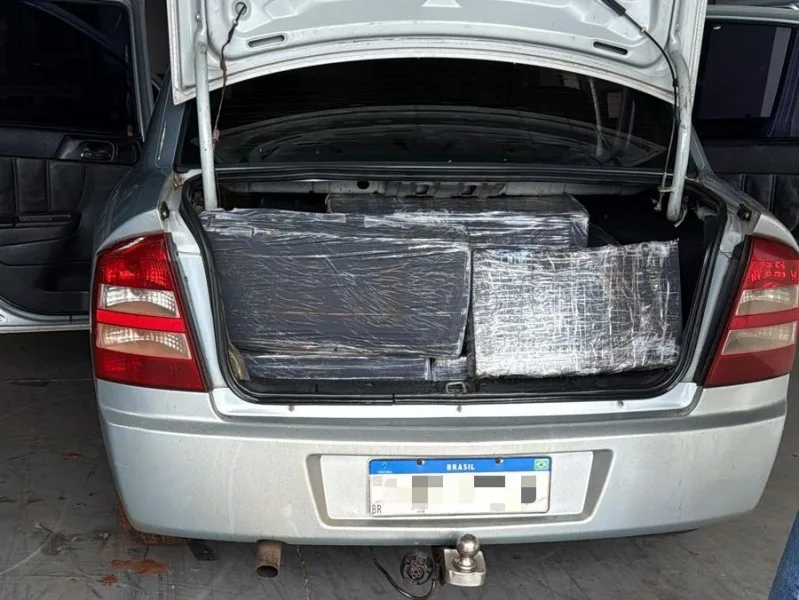 PF, BPFRON e Exército apreendem Astra carregado com drogas em Guaíra