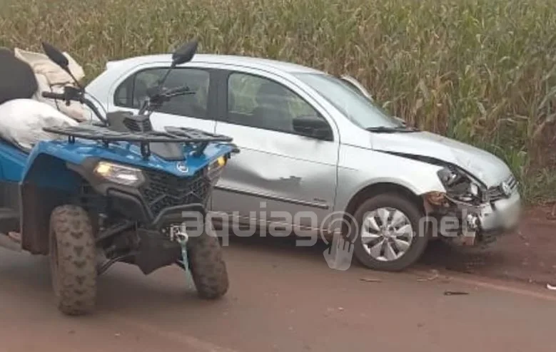 Colisão entre quadriciclo e carro deixa homem ferido no interior de Marechal Rondon