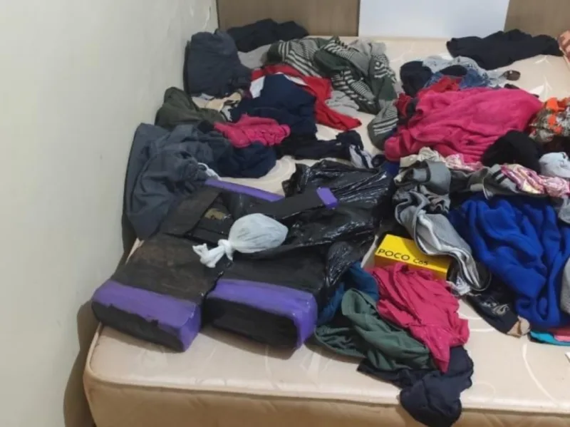 Homem entra em luta com policiais e acaba preso com drogas em Guaíra