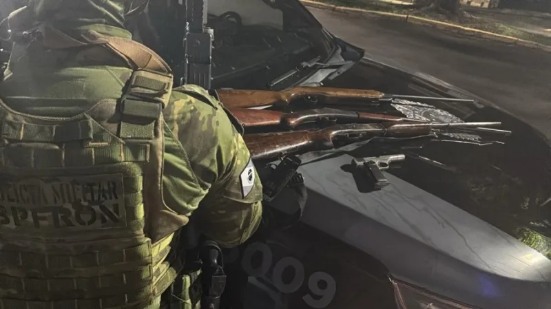 BPFron prende homem com armas de fogo em Pato Bragado
