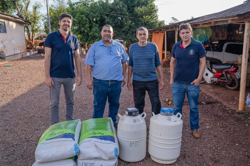Município de Guaíra repassa sementes de aveia e insumos para produtores de leite