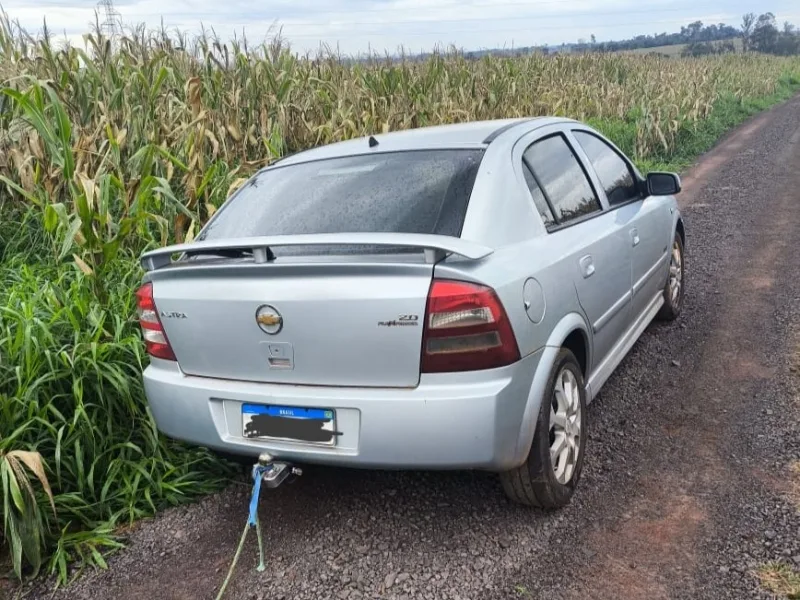 Carro tomado de assalto em Terra Roxa é recuperado pela Guarda Municipal em Guaíra