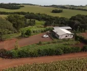Vende-se linda chácara no interior de Mercedes