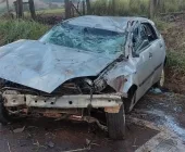 Mulher fica ferida em capotamento na PR-467 entre Pato Bragado e Iguiporã