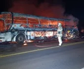 Ônibus de estudantes é consumido pelo fogo entre Toledo e Maripá