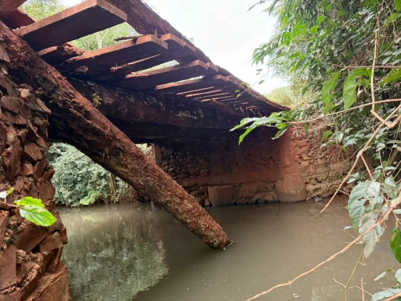 Ponte de madeira entre Mercedes e Marechal está interditada para reforma emergencial