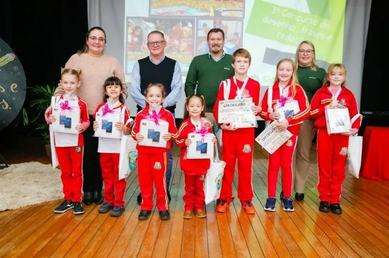 Educação de Mercedes valoriza talentos e entrega premiação do Concurso de Desenho, Frases e Redação