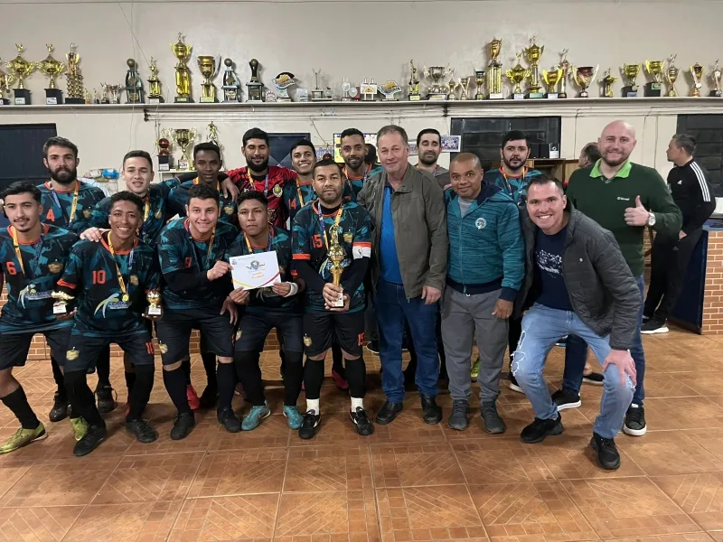 Recanto N. Sra. Aparecida, de Guaíra, é campeã do Campeonato Regional do Tapejara