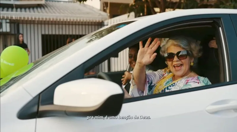 Moradora de Guaíra recebe carro 0km de campanha do Sicredi