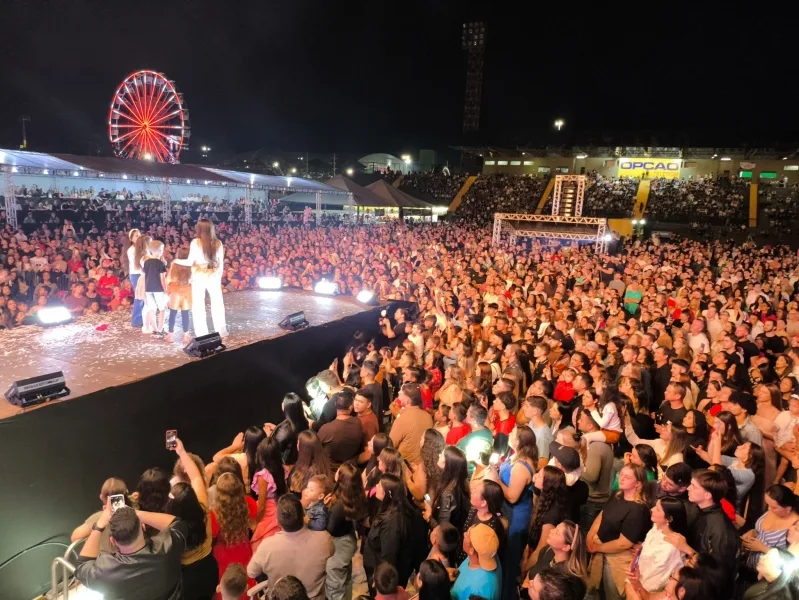 Fé, emoção e muita música marcam primeira noite de Expo Rondon 2025