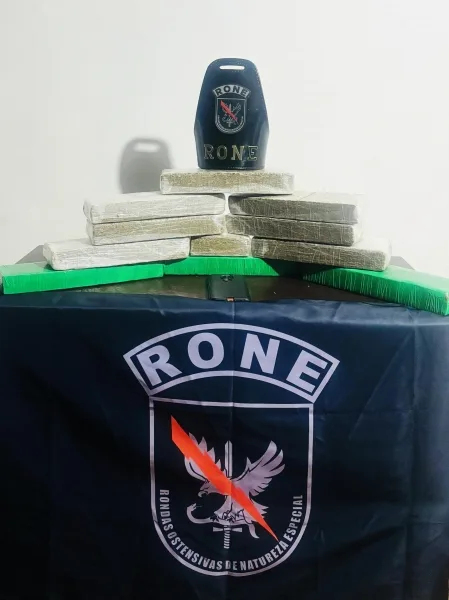 RONE prende homem com drogas após abordagem em campo de futebol em Toledo