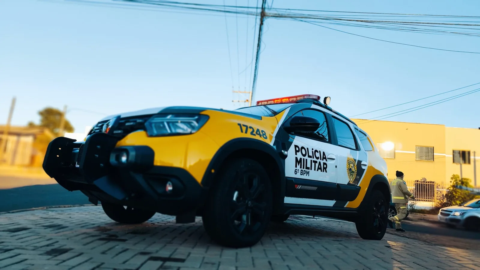 Falsos policiais assaltam casal e roubam equipamentos na BR-272 entre Terra Roxa e Franscico Alves